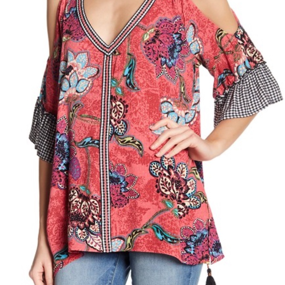 Democracy Cold Shoulder Floral Top